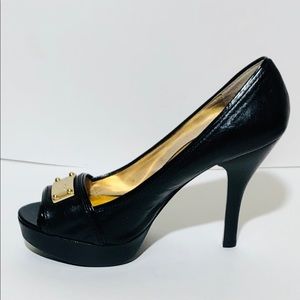 New Michael KORS Leather Pumps